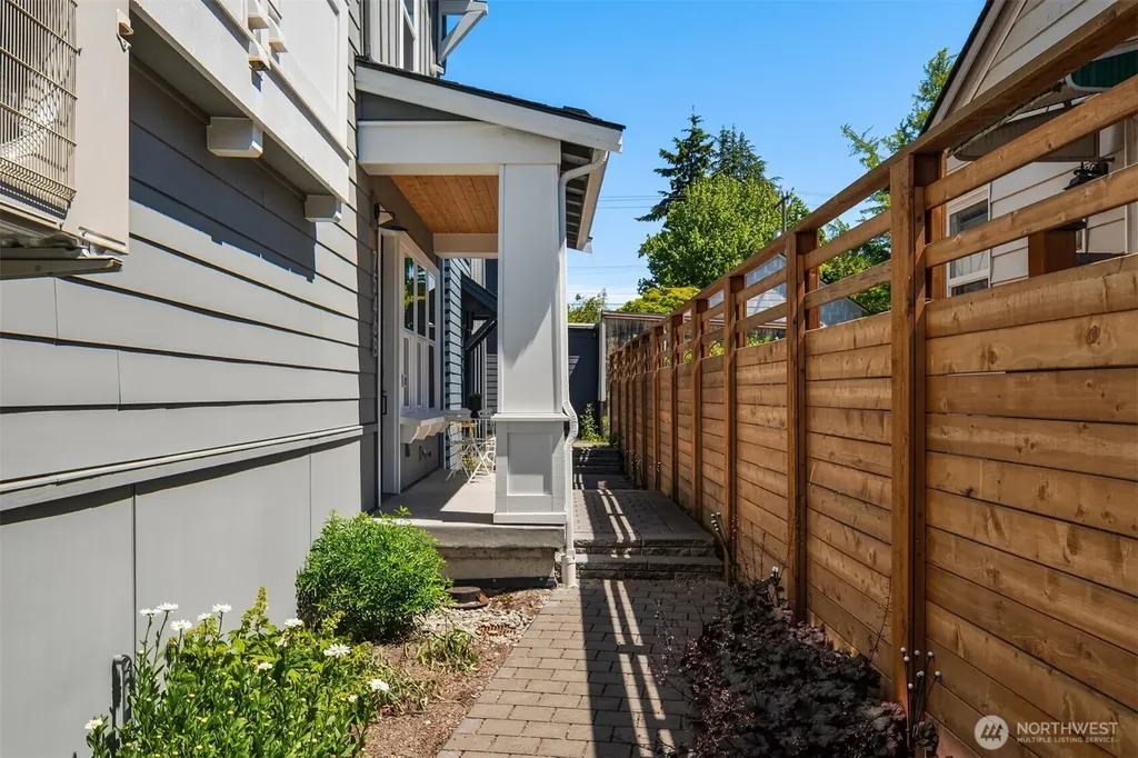 7546 26th Avenue NW Seattle WA 98117