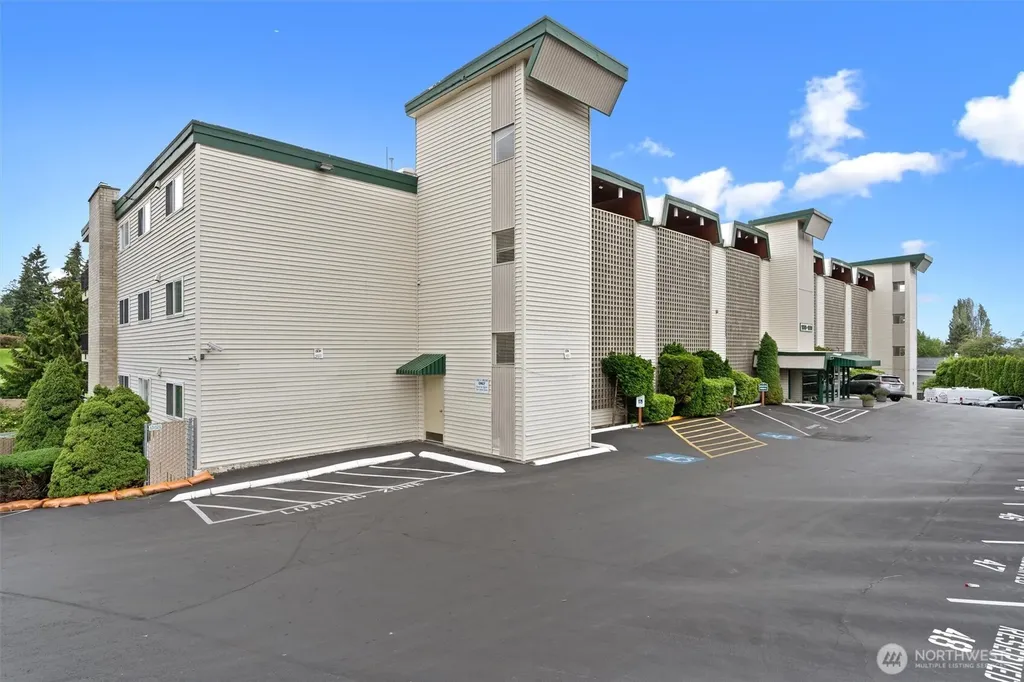 1808 S 118th Street Seattle WA 98168