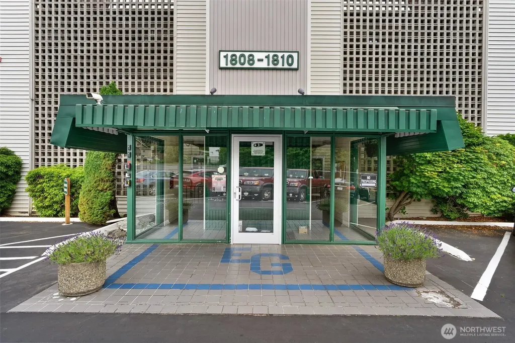 1808 S 118th Street Seattle WA 98168