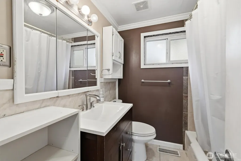 824 S 146th Street Burien WA 98168
