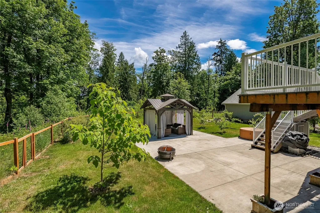 9626 W 34th Crest Blaine WA 98230