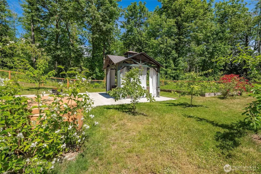 9626 W 34th Crest Blaine WA 98230