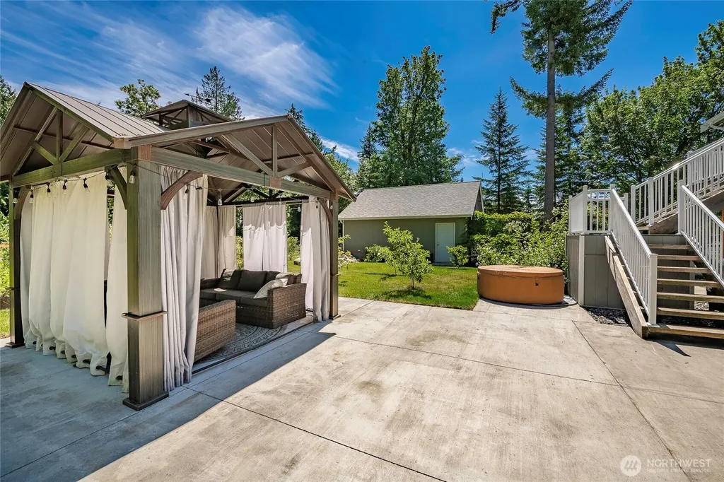9626 W 34th Crest Blaine WA 98230