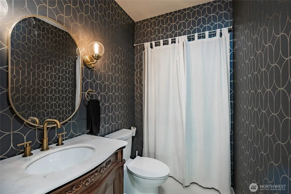 9626 W 34th Crest Blaine WA 98230