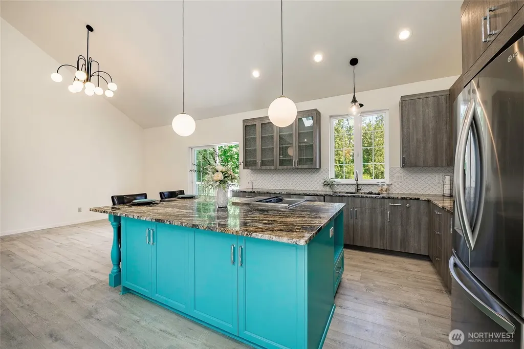 9626 W 34th Crest Blaine WA 98230