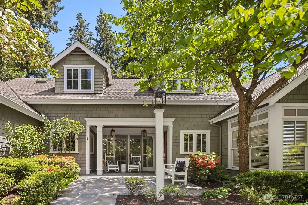 2720 105th Avenue SE Beaux Arts WA 98004