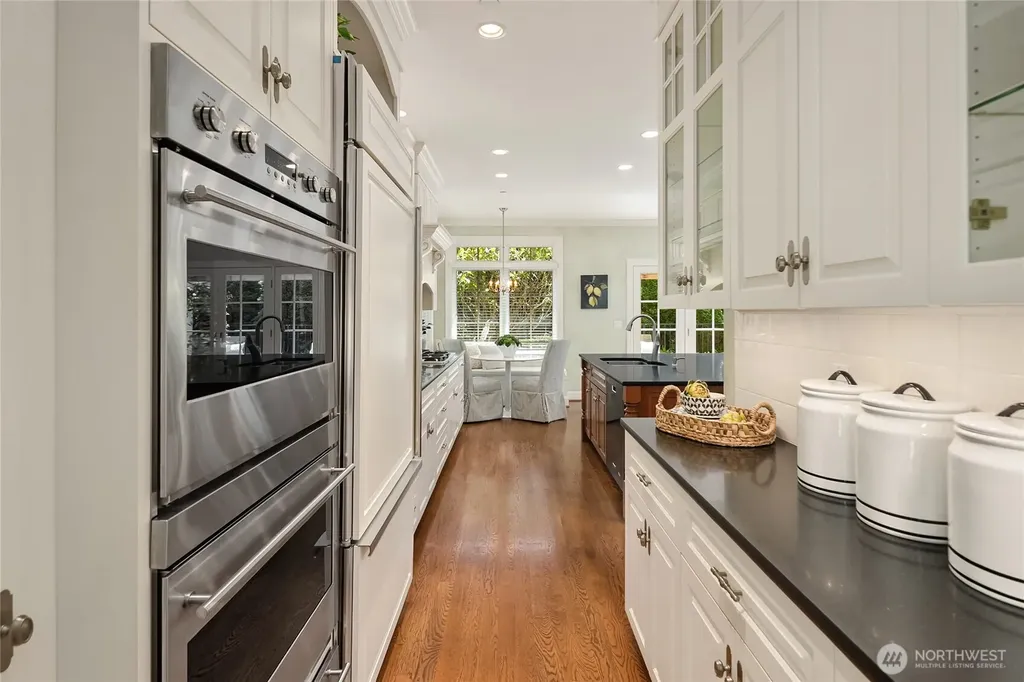 2720 105th Avenue SE Beaux Arts WA 98004