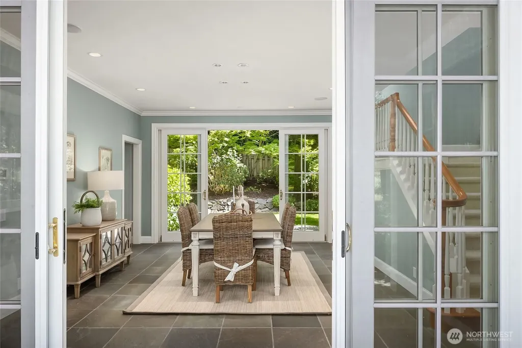 2720 105th Avenue SE Beaux Arts WA 98004
