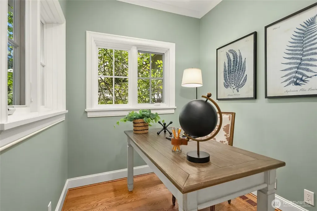 2720 105th Avenue SE Beaux Arts WA 98004