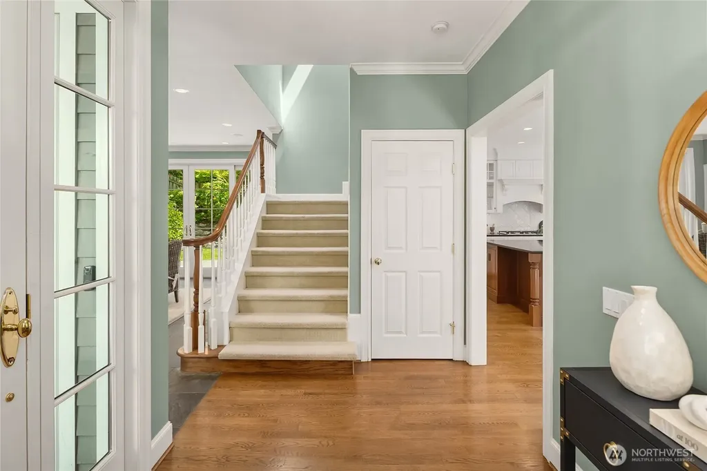 2720 105th Avenue SE Beaux Arts WA 98004
