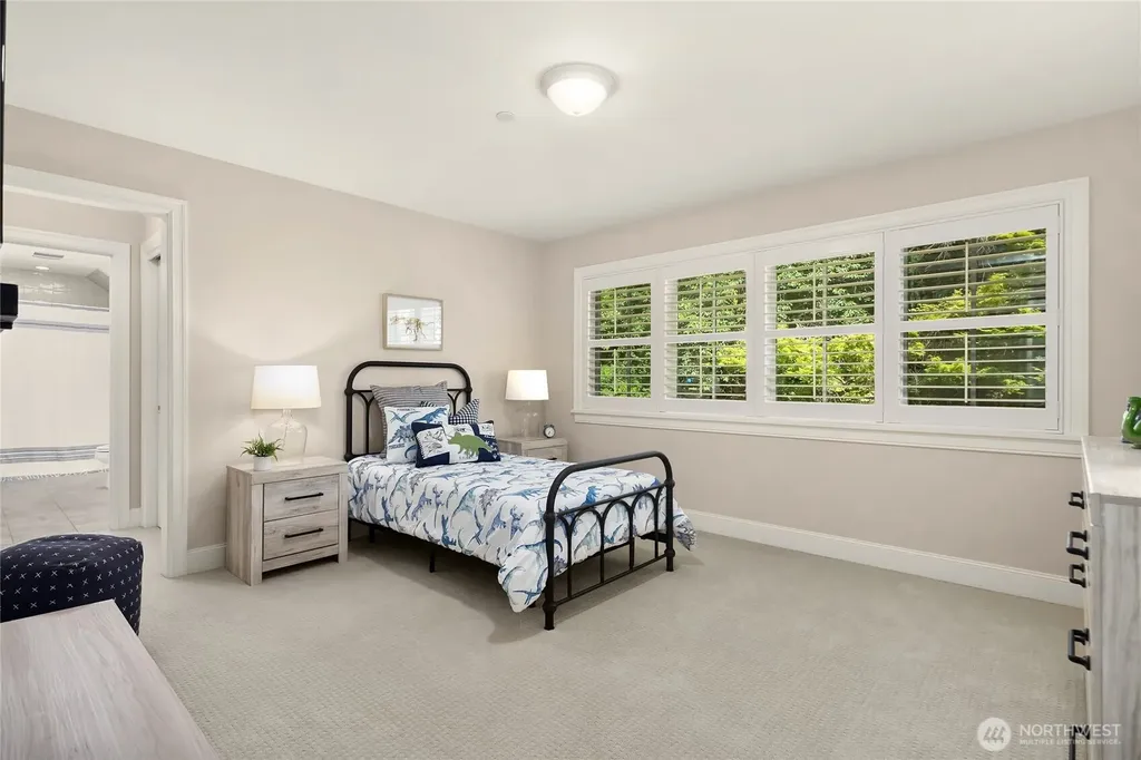 2720 105th Avenue SE Beaux Arts WA 98004