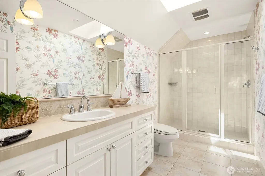 2720 105th Avenue SE Beaux Arts WA 98004