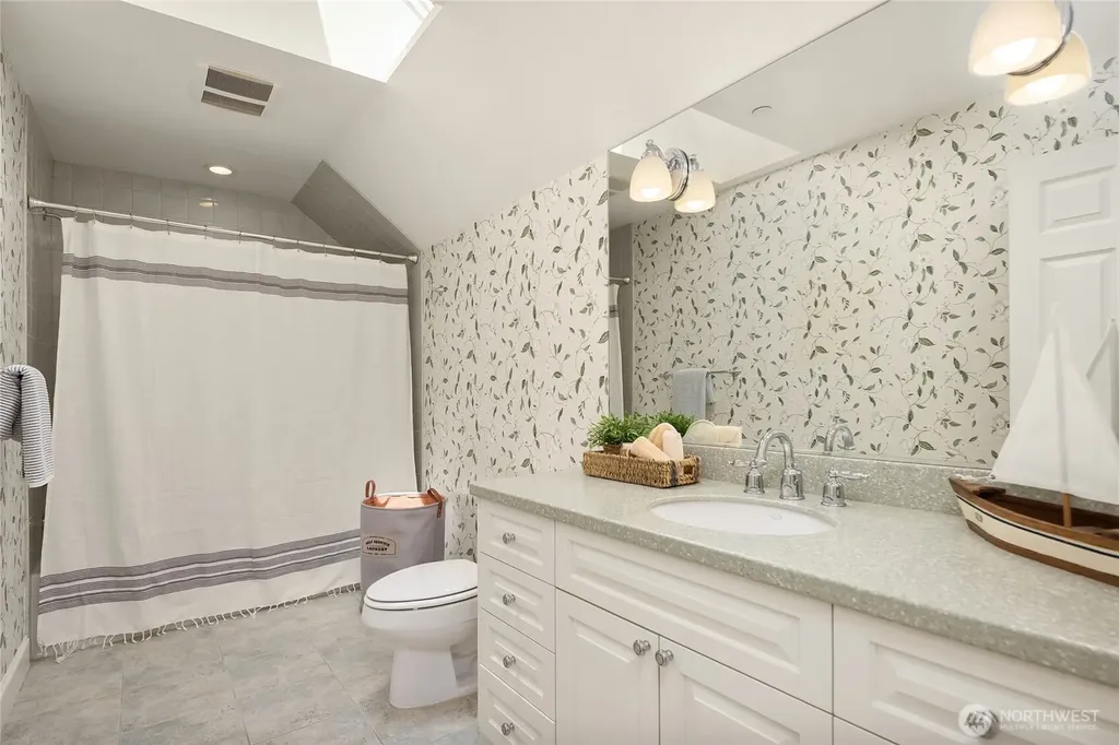 2720 105th Avenue SE Beaux Arts WA 98004