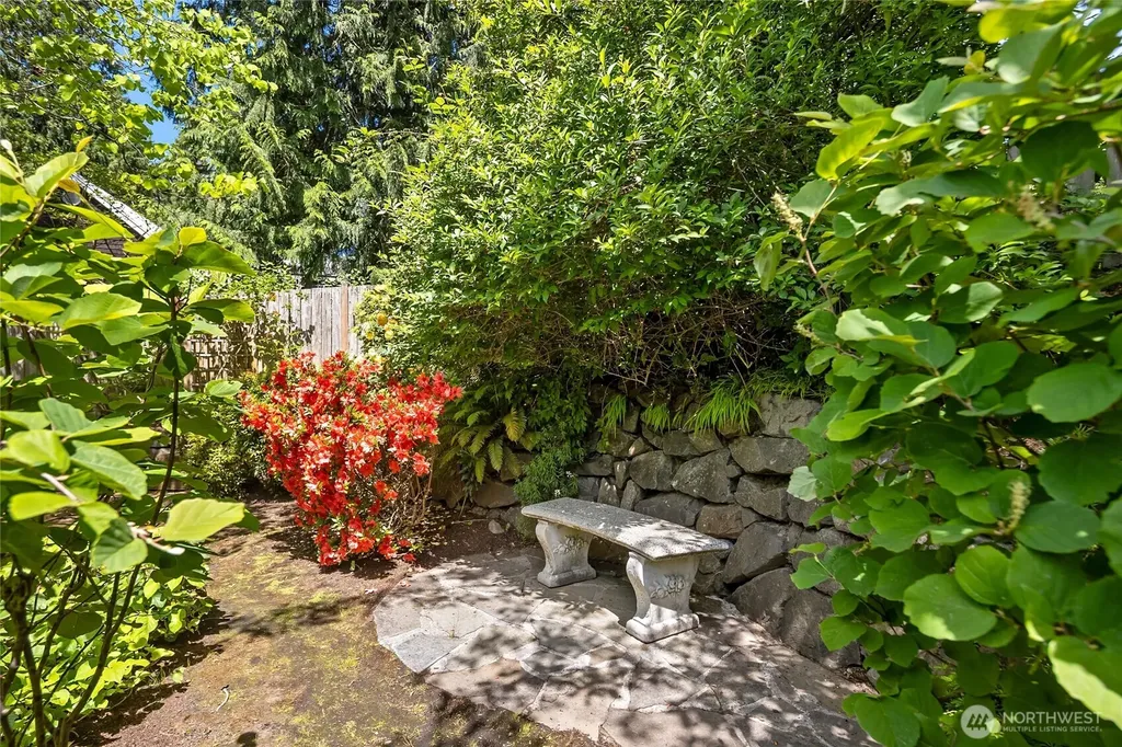 2720 105th Avenue SE Beaux Arts WA 98004