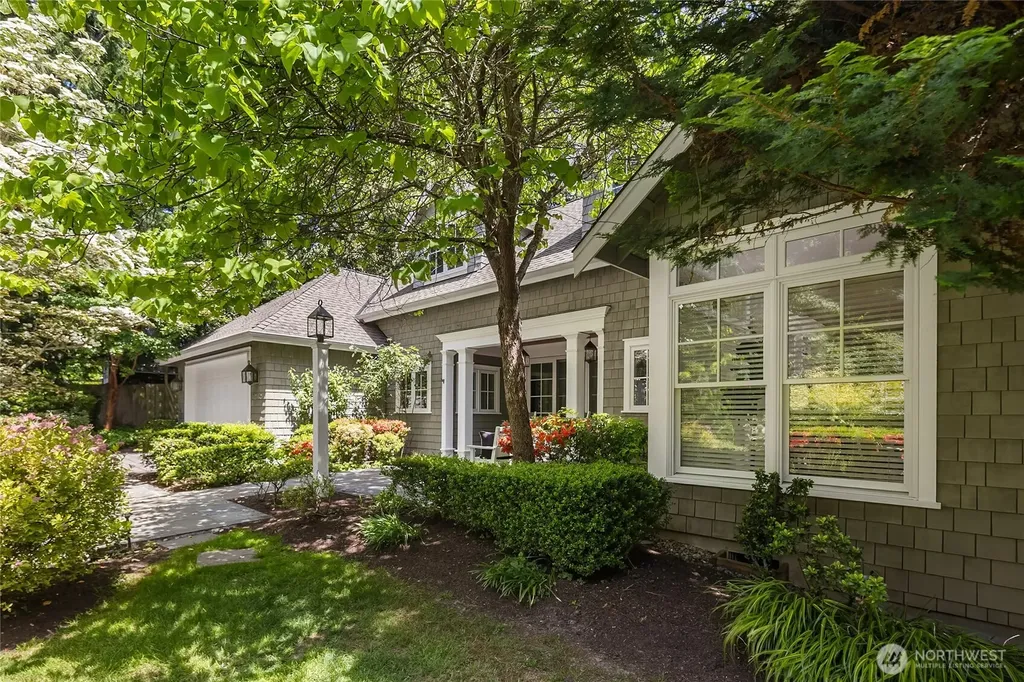 2720 105th Avenue SE Beaux Arts WA 98004