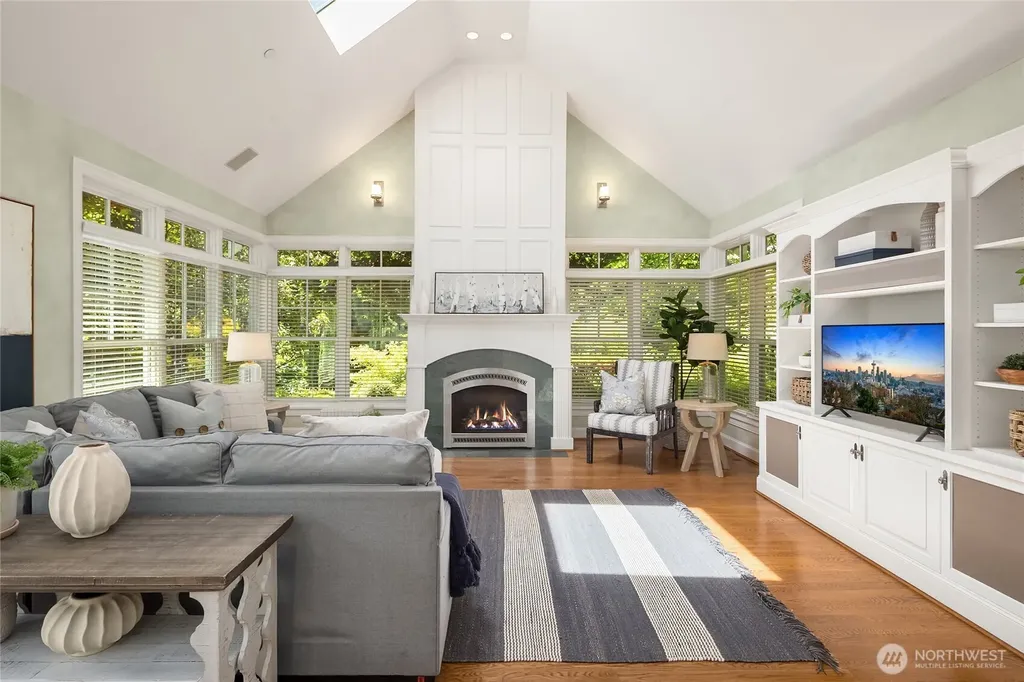 2720 105th Avenue SE Beaux Arts WA 98004