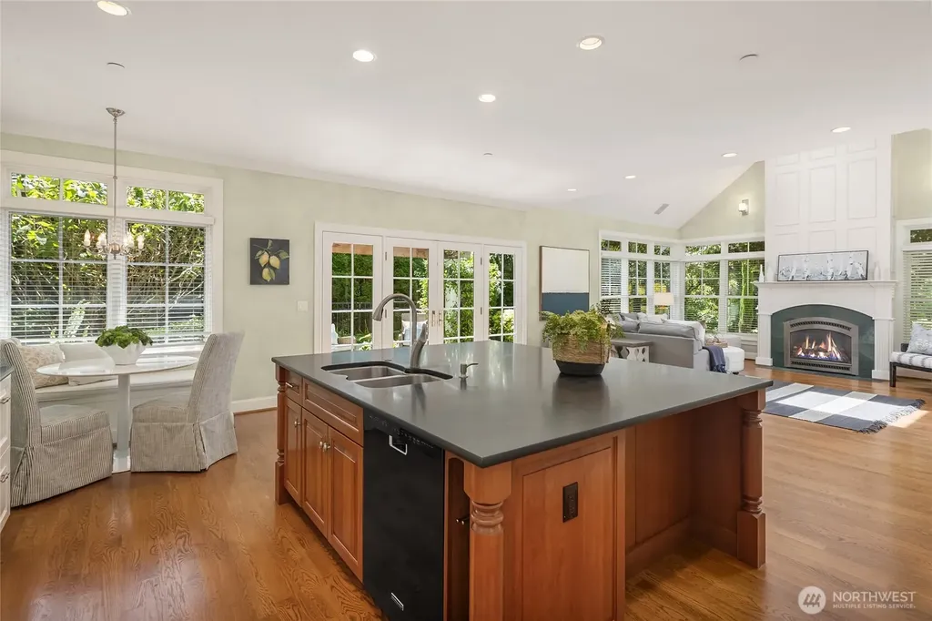 2720 105th Avenue SE Beaux Arts WA 98004