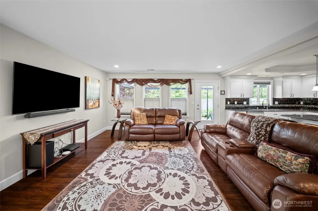 5906 Alaska Court Tacoma WA 98408