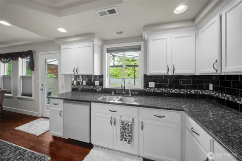 5906 Alaska Court Tacoma WA 98408