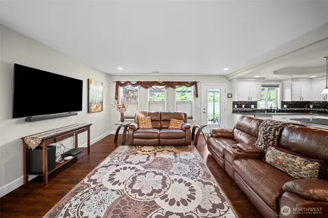 5906 Alaska Court Tacoma WA 98408