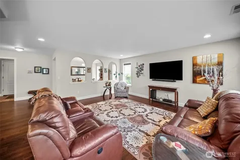 5906 Alaska Court Tacoma WA 98408