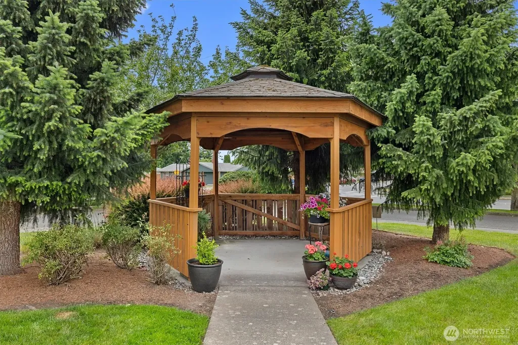 527 Neff Circle Burlington WA 98233