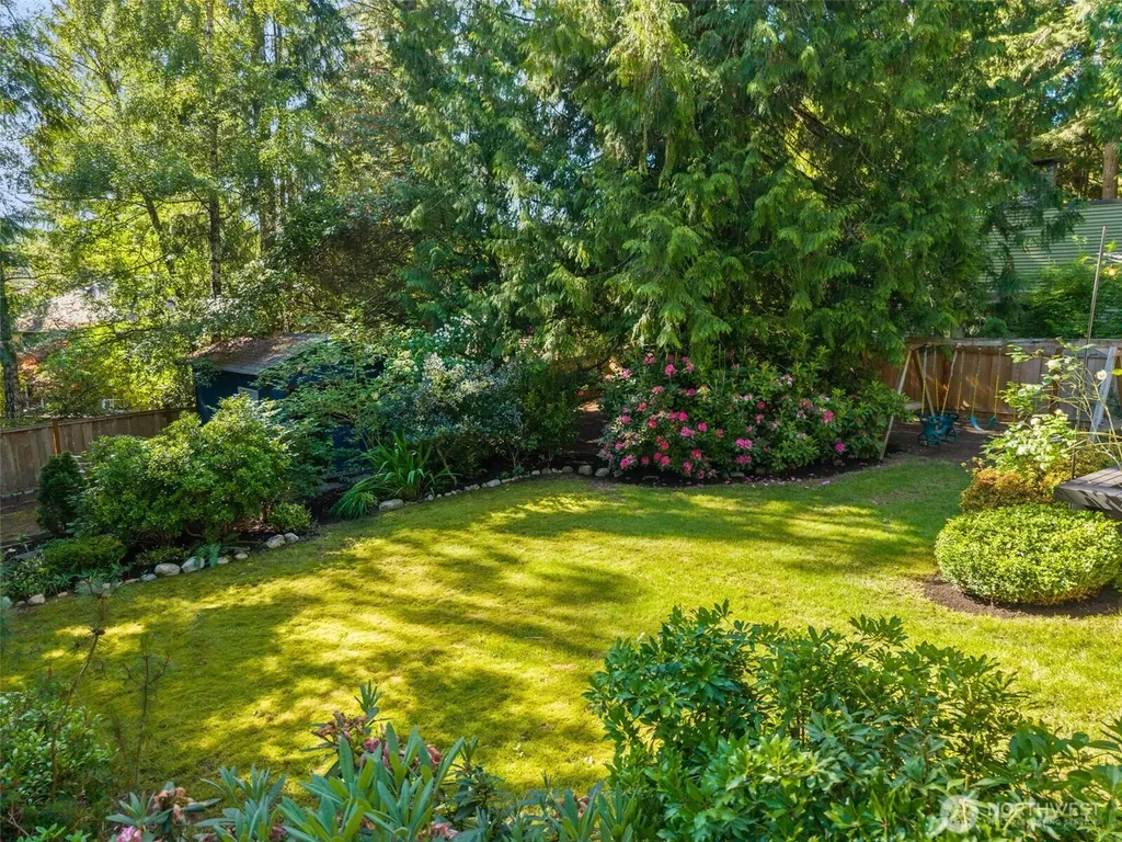 1305 Kings Place NW Bainbridge Island WA 98110