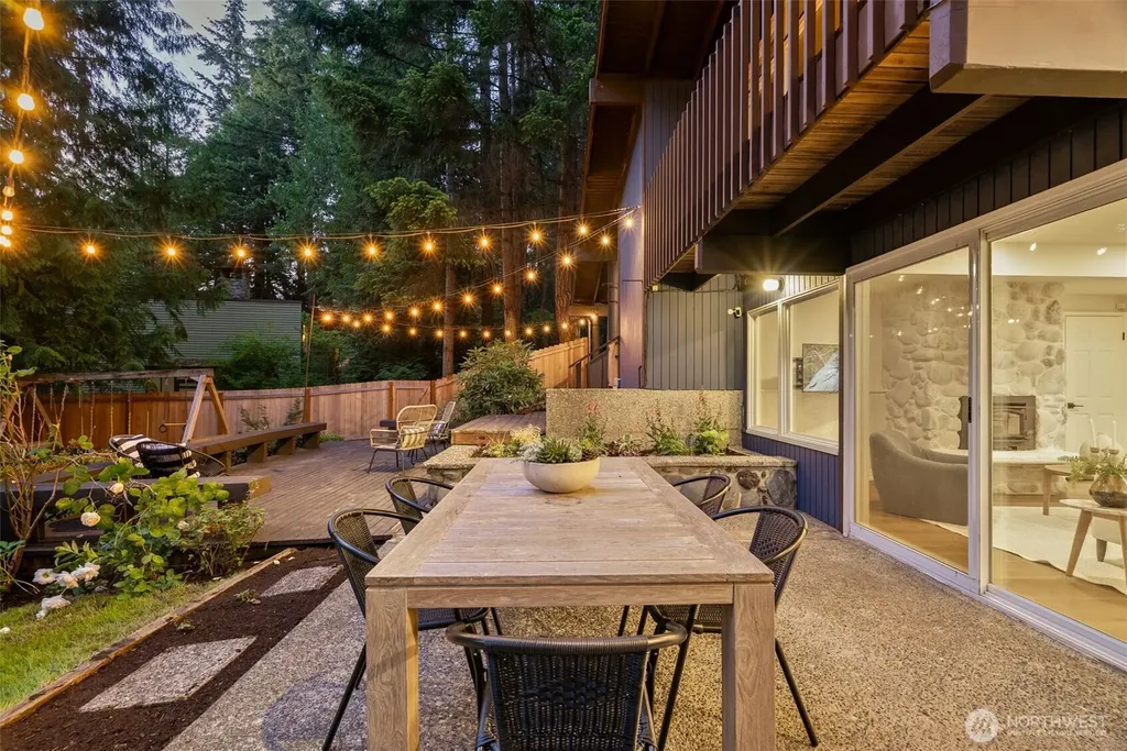 1305 Kings Place NW Bainbridge Island WA 98110