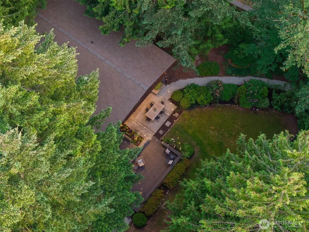 1305 Kings Place NW Bainbridge Island WA 98110