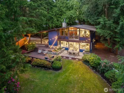 1305 Kings Place NW Bainbridge Island WA 98110