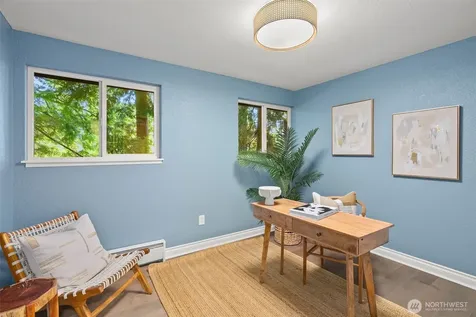 1305 Kings Place NW Bainbridge Island WA 98110