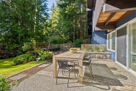 1305 Kings Place NW Bainbridge Island WA 98110
