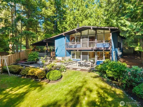 1305 Kings Place NW Bainbridge Island WA 98110