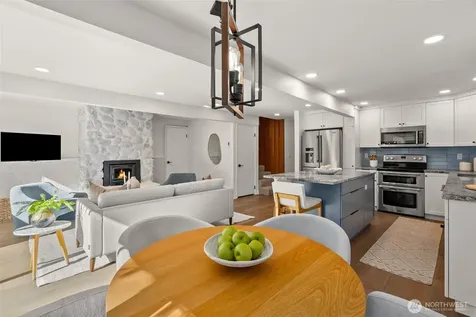 1305 Kings Place NW Bainbridge Island WA 98110
