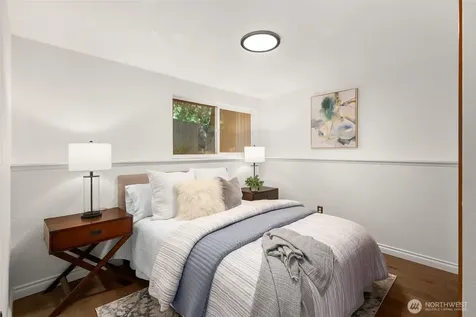 1305 Kings Place NW Bainbridge Island WA 98110