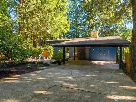 1305 Kings Place NW Bainbridge Island WA 98110