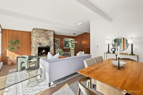 1305 Kings Place NW Bainbridge Island WA 98110