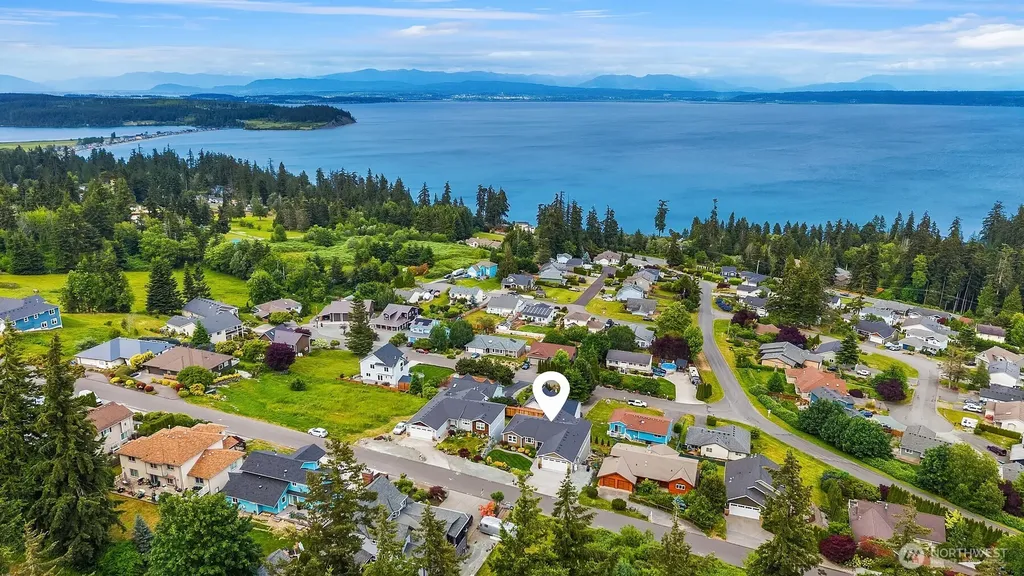 1037 Lightning Way Camano Island WA 98282