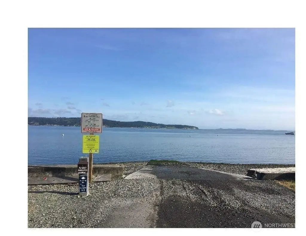 1037 Lightning Way Camano Island WA 98282