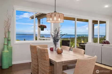 1037 Lightning Way Camano Island WA 98282
