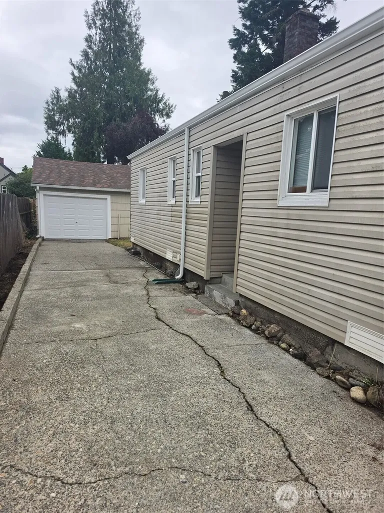 1720 Snyder Avenue Bremerton WA 98312