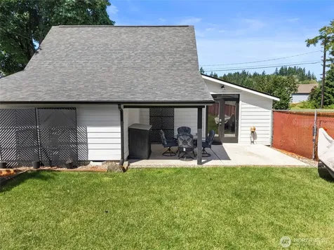 698 6th Avenue W Tenino WA 98589
