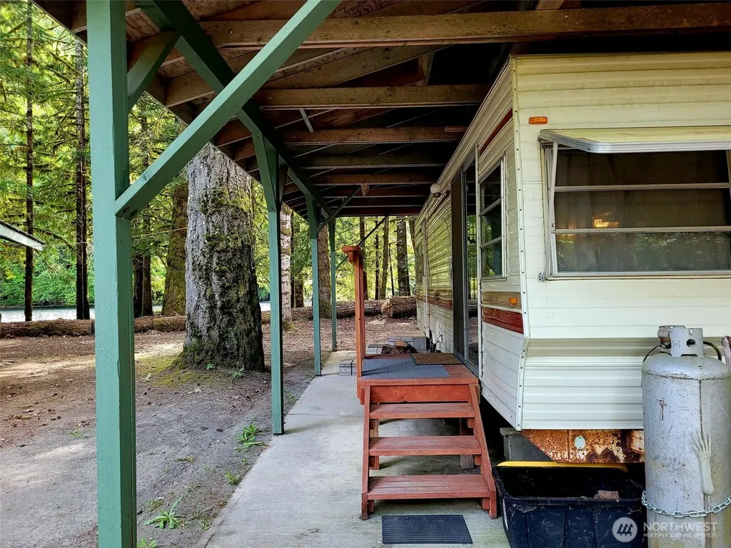 340 Appaloosa Drive Brinnon WA 98320
