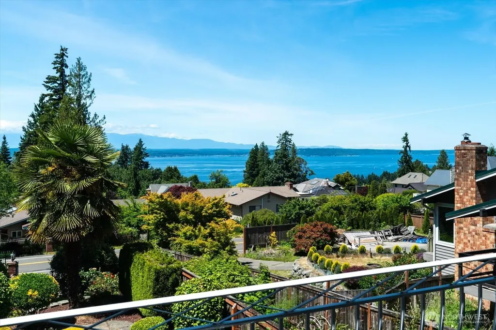 17524 10th Avenue NW Shoreline WA 98177