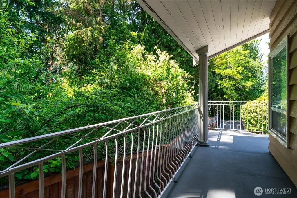 17524 10th Avenue NW Shoreline WA 98177