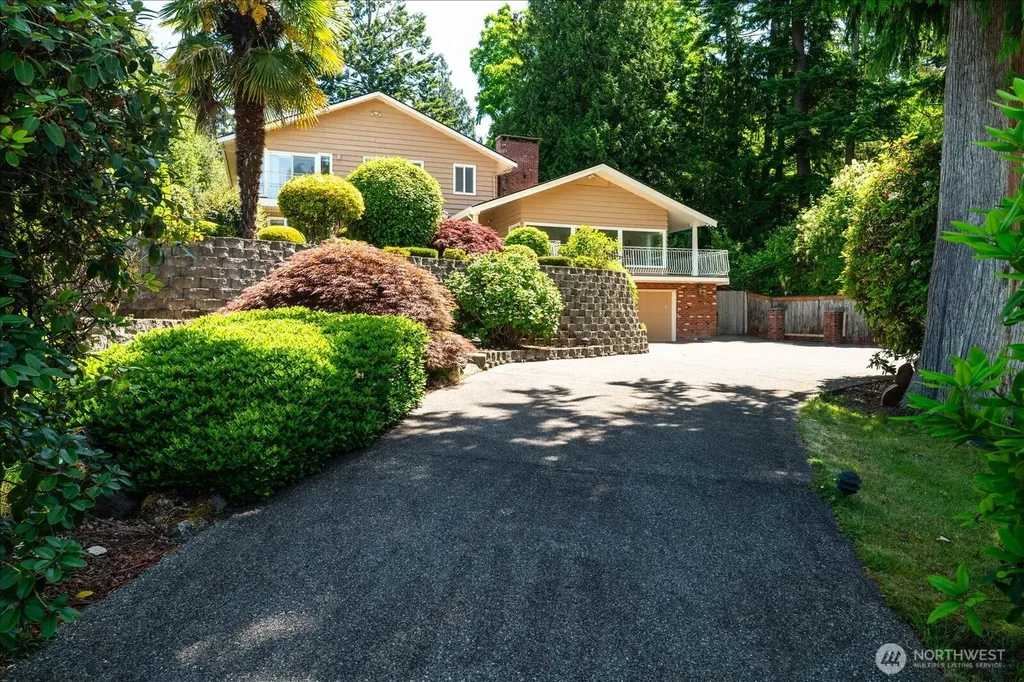 17524 10th Avenue NW Shoreline WA 98177