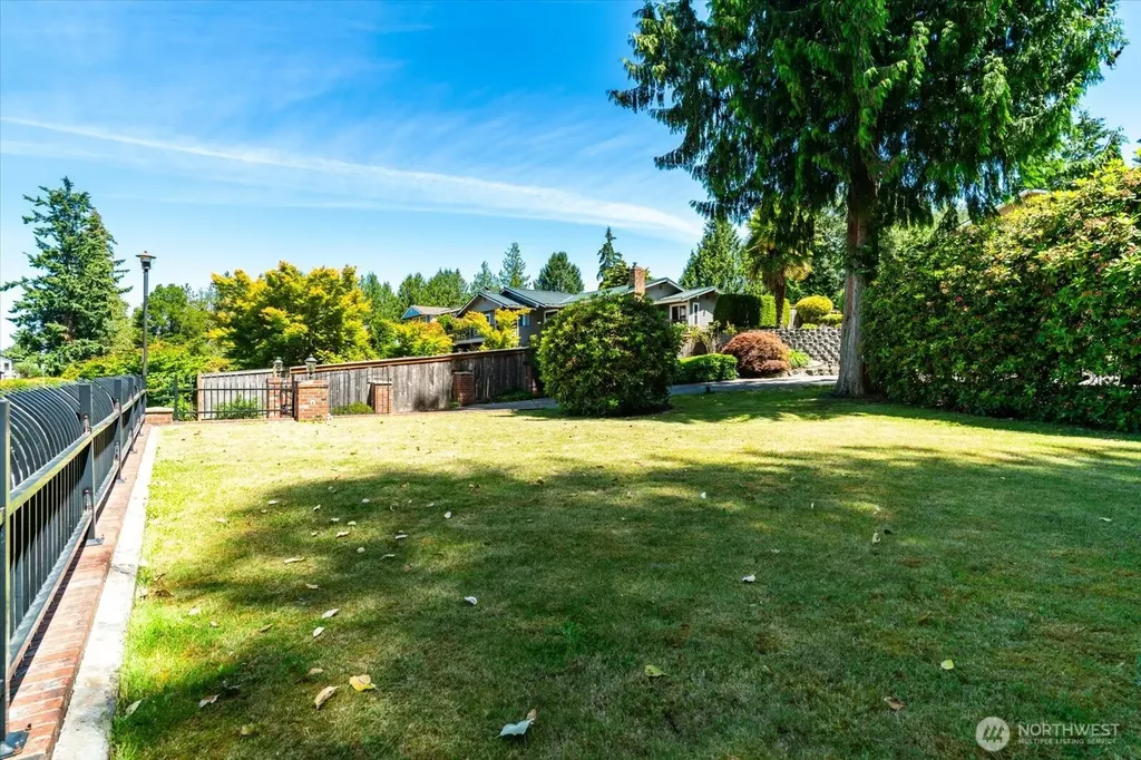 17524 10th Avenue NW Shoreline WA 98177