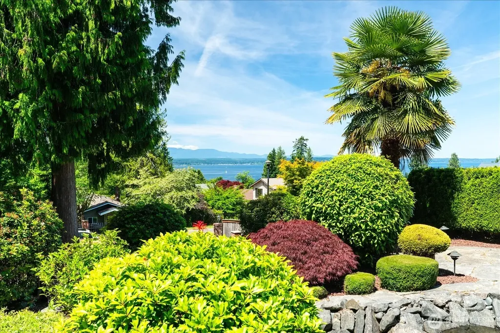 17524 10th Avenue NW Shoreline WA 98177
