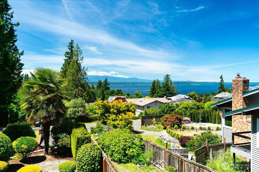 17524 10th Avenue NW Shoreline WA 98177