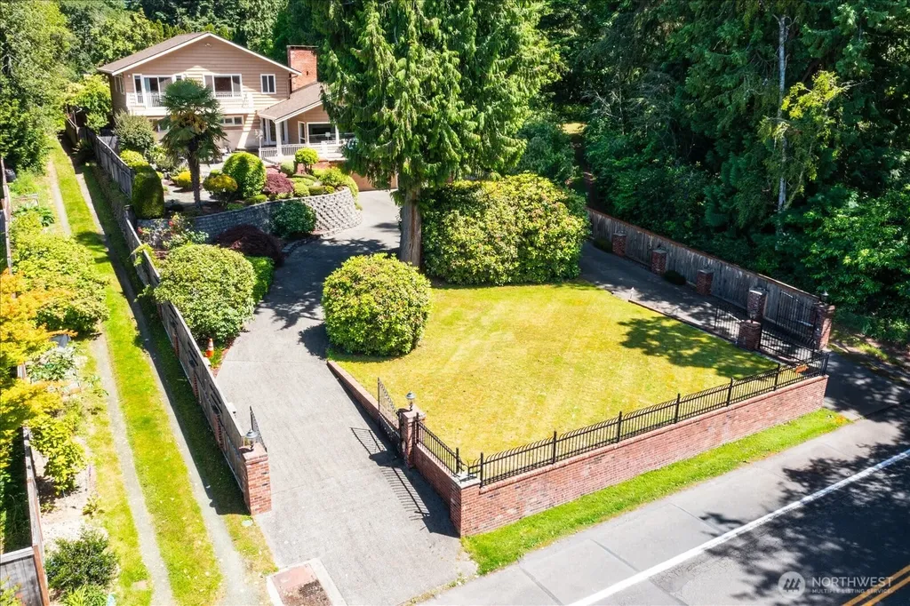 17524 10th Avenue NW Shoreline WA 98177